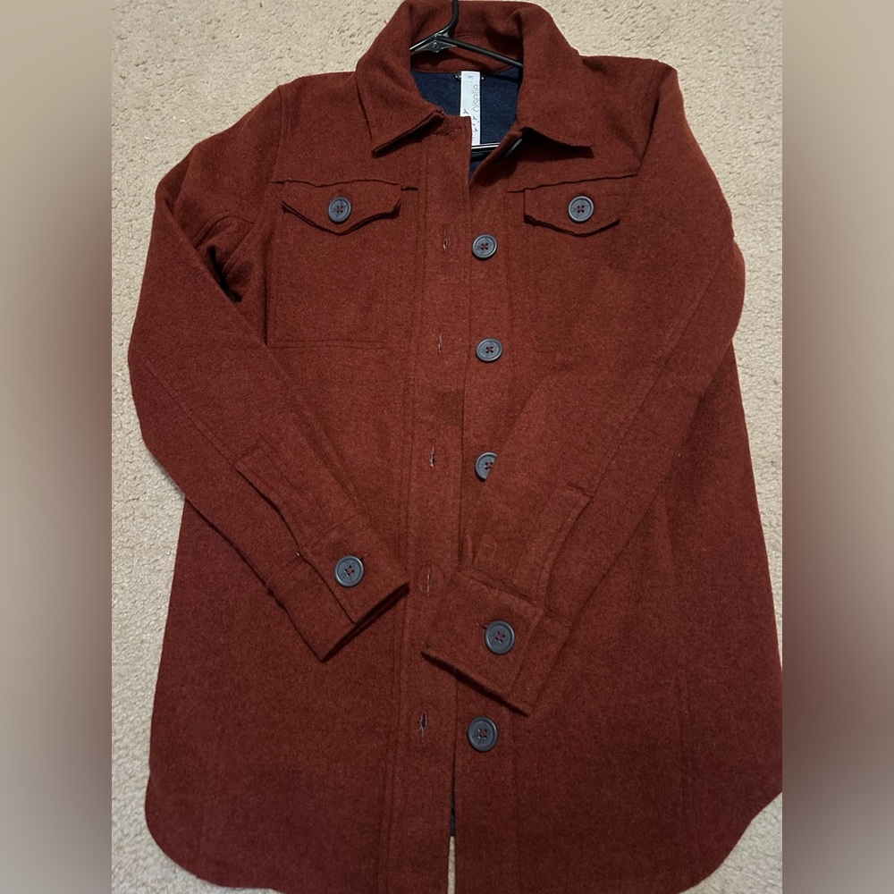 Oiselle shacket